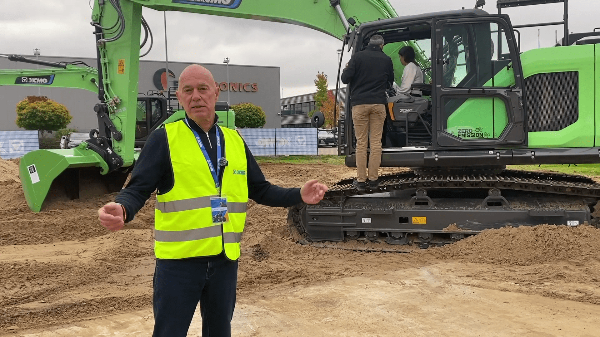 YES-EU Denmark A/S / XCMG Danmark indgår landsdækkende serviceaftaler.